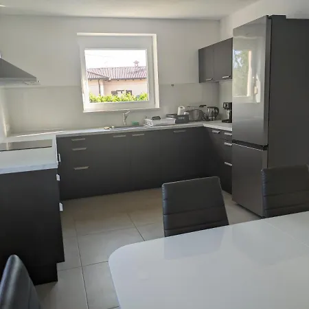 Pocitniska Hisa Hum Vikendica Kojsko