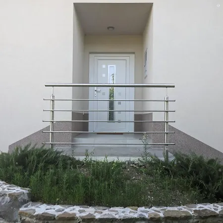 Holiday home Pocitniska Hisa Hum Kojsko