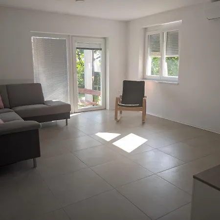 Pocitniska Hisa Hum Kojsko