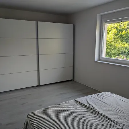Pocitniska Hisa Hum Casa vacanze *