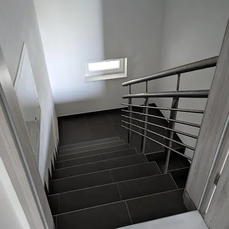 Vikendica Pocitniska Hisa Hum