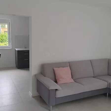 Pocitniska Hisa Hum Vikendica Kojsko