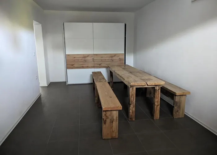 Vakantiehuis Pocitniska Hisa Hum