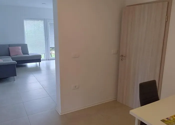 Pocitniska Hisa Hum Vakantiehuis *