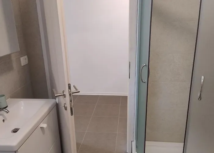 Pocitniska Hisa Hum Vakantiehuis