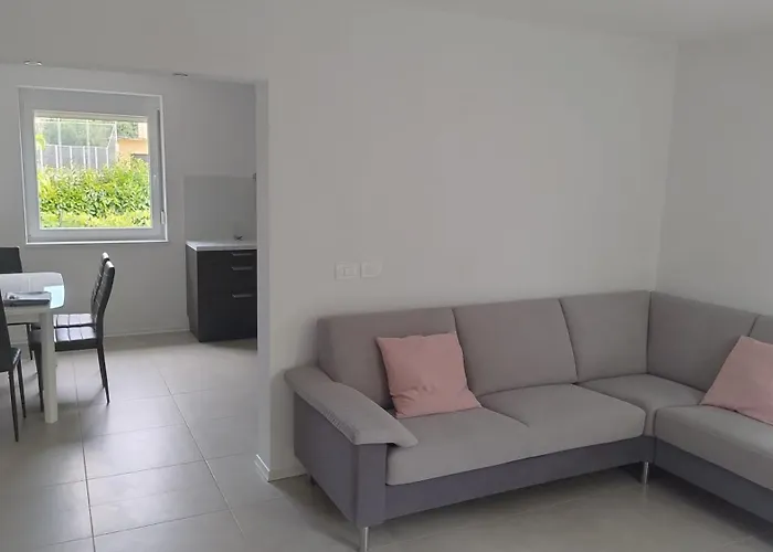 Pocitniska Hisa Hum Vakantiehuis Kojsko